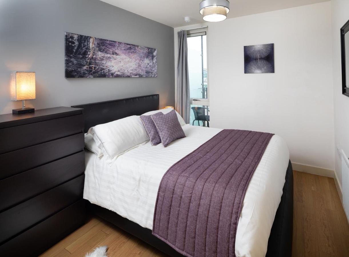 Stylish City Centre Apartment - Home From Home With Fully-Equipped Kitchen, Smart Tv, Netflix, Superfast Wifi, Free Parking, Self Check-In - By Brightleap Apartments Milton Keynes Ngoại thất bức ảnh