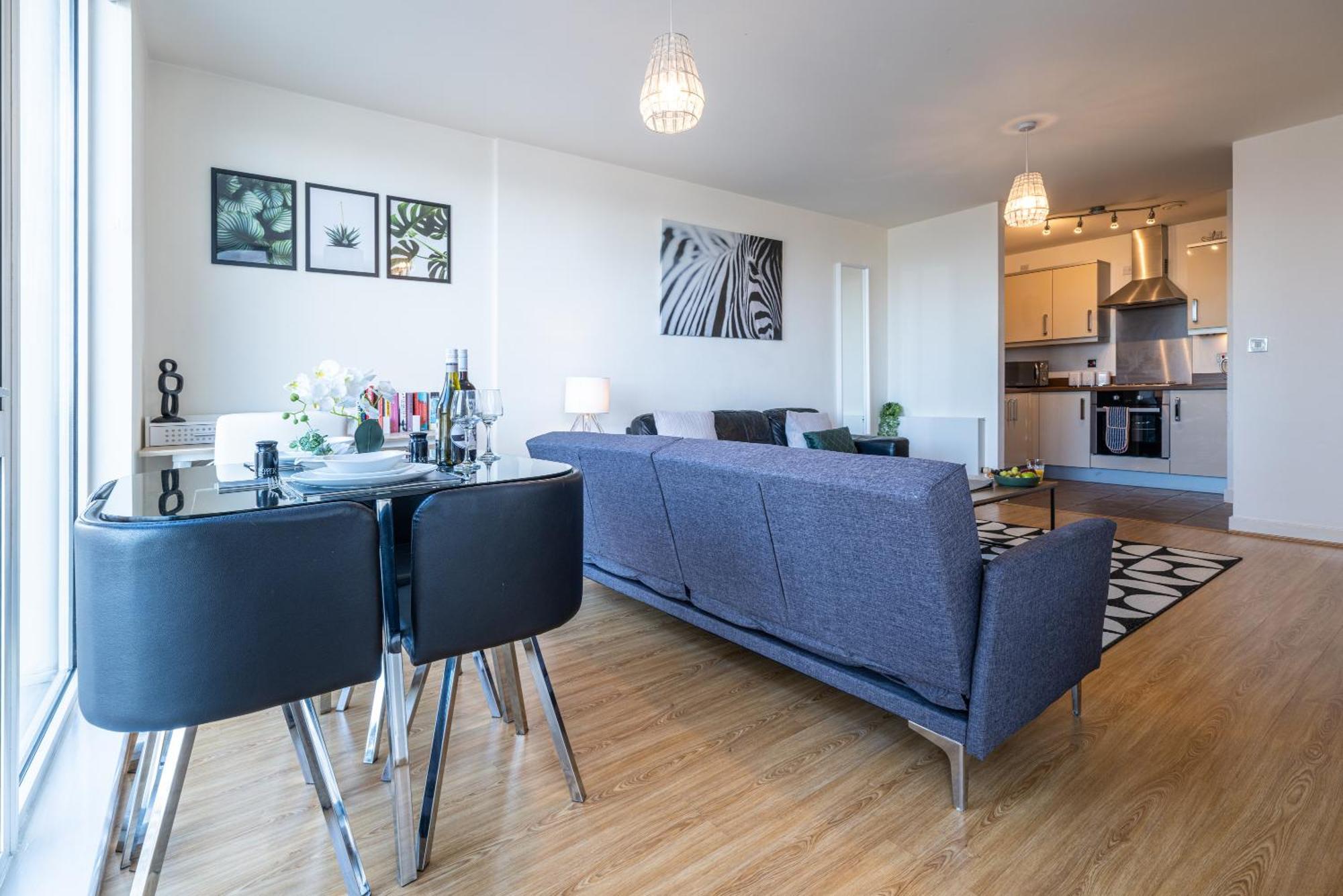 Stylish City Centre Apartment - Home From Home With Fully-Equipped Kitchen, Smart Tv, Netflix, Superfast Wifi, Free Parking, Self Check-In - By Brightleap Apartments Milton Keynes Ngoại thất bức ảnh